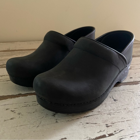SOLD NWOT Dansko Professional Black Oiled Clogs - Picture 4 of 11